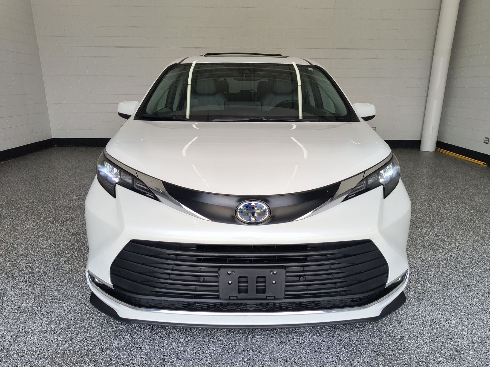 2024 Toyota Sienna XLE 8 Passenger