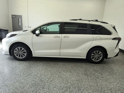 2024 Toyota Sienna XLE 8 Passenger