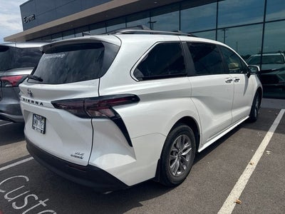2024 Toyota Sienna XLE 8 Passenger