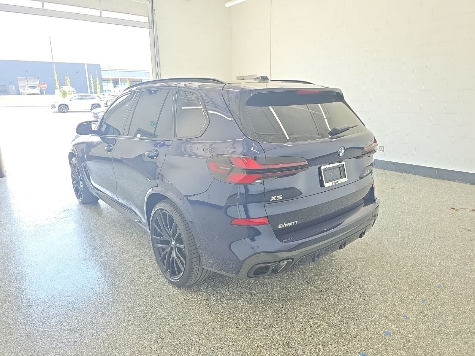 2025 BMW X5 M60i
