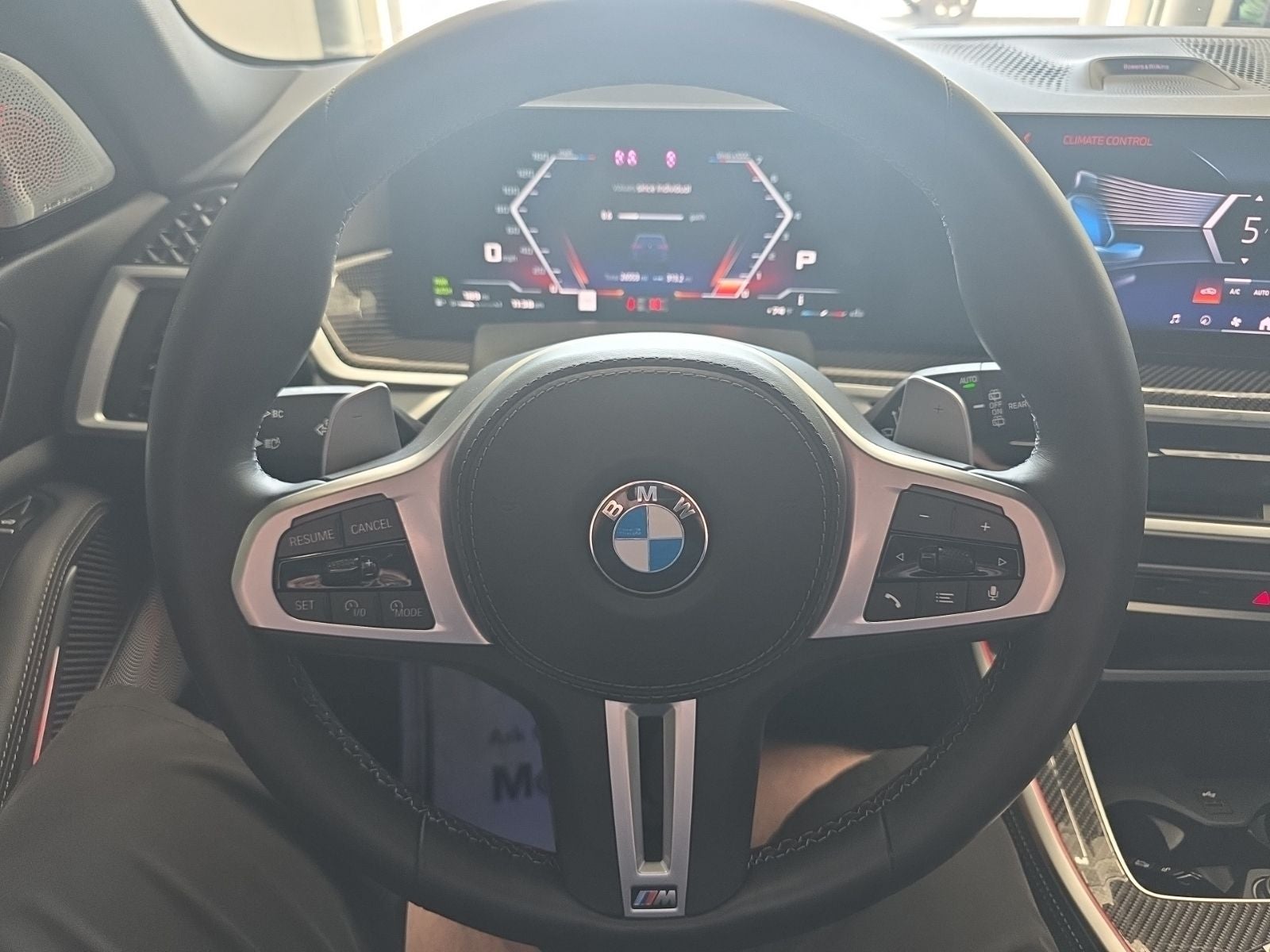 2025 BMW X5 M60i