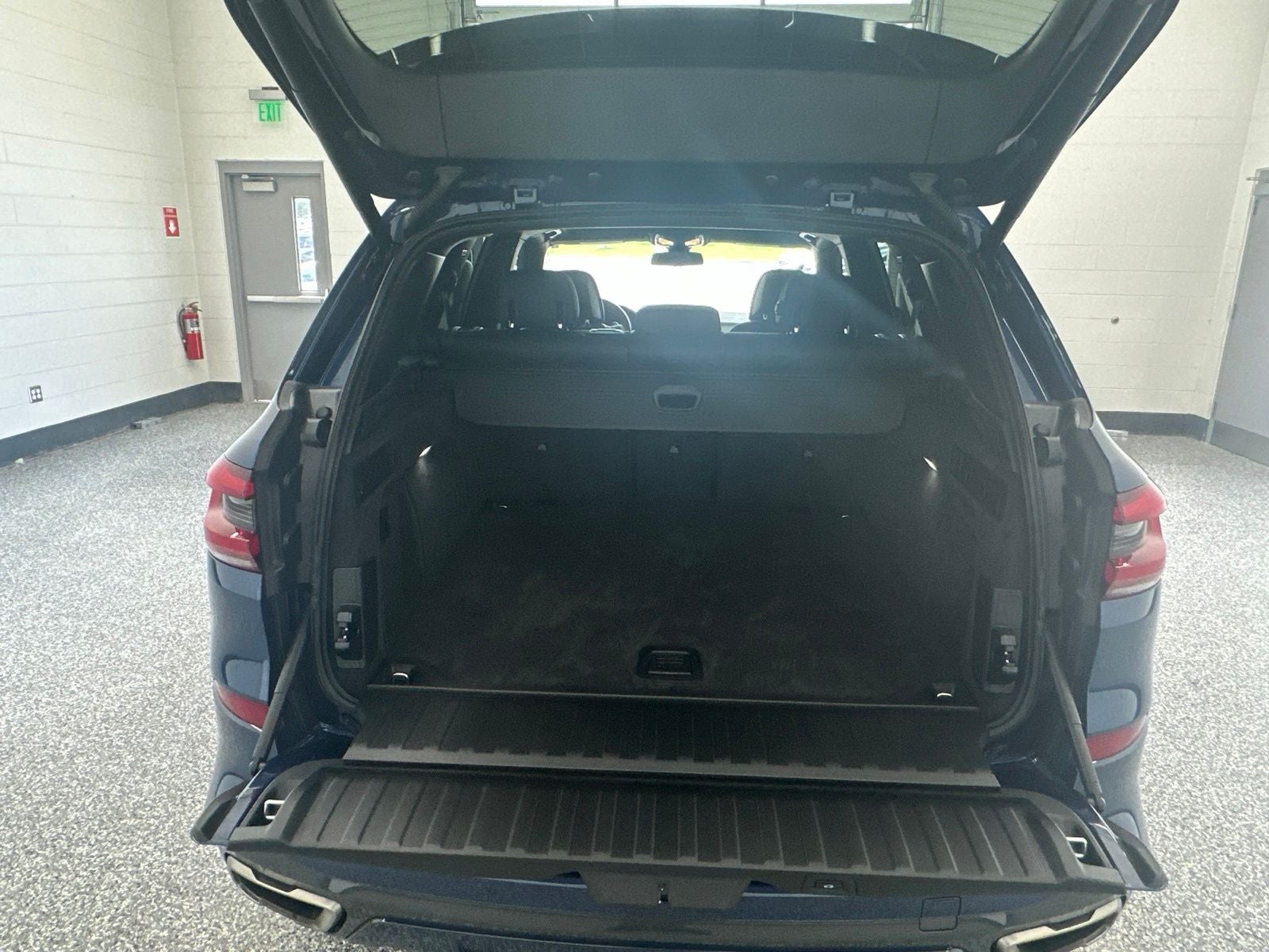 2023 BMW X5 M50i