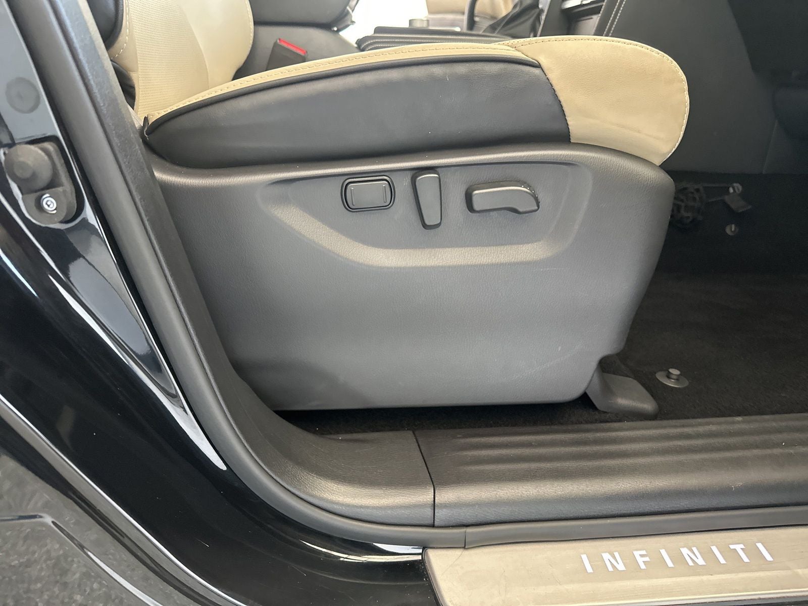 2023 INFINITI QX80 Premium Select