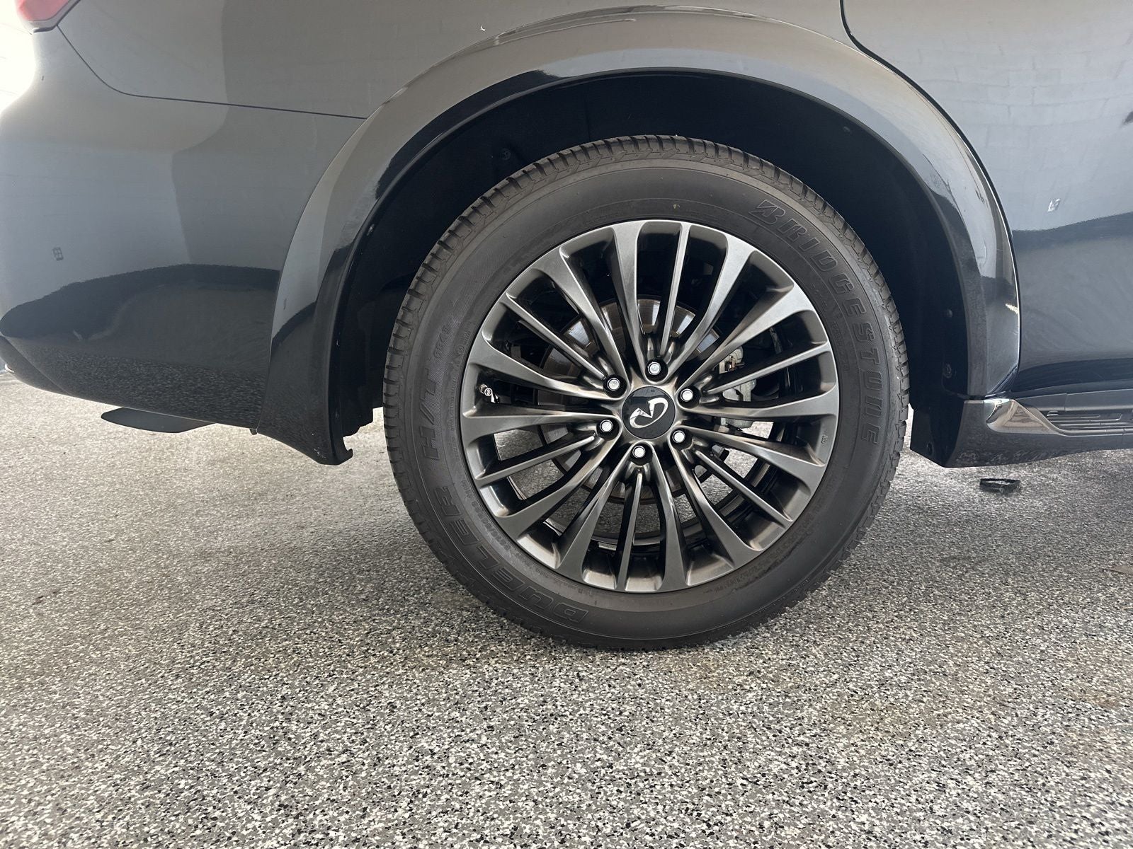 2023 INFINITI QX80 Premium Select