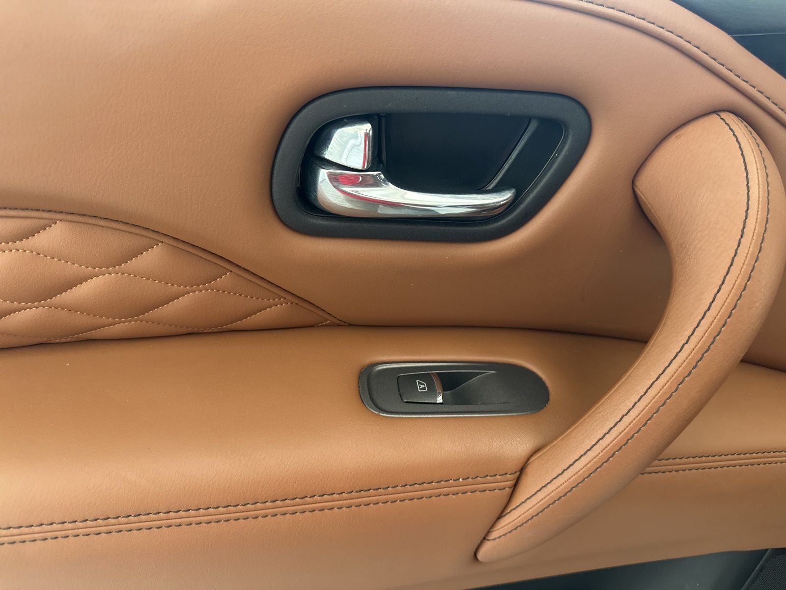 2023 INFINITI QX80 Sensory