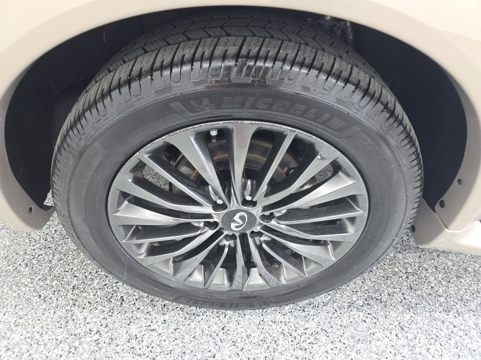 2024 INFINITI QX80 Sensory