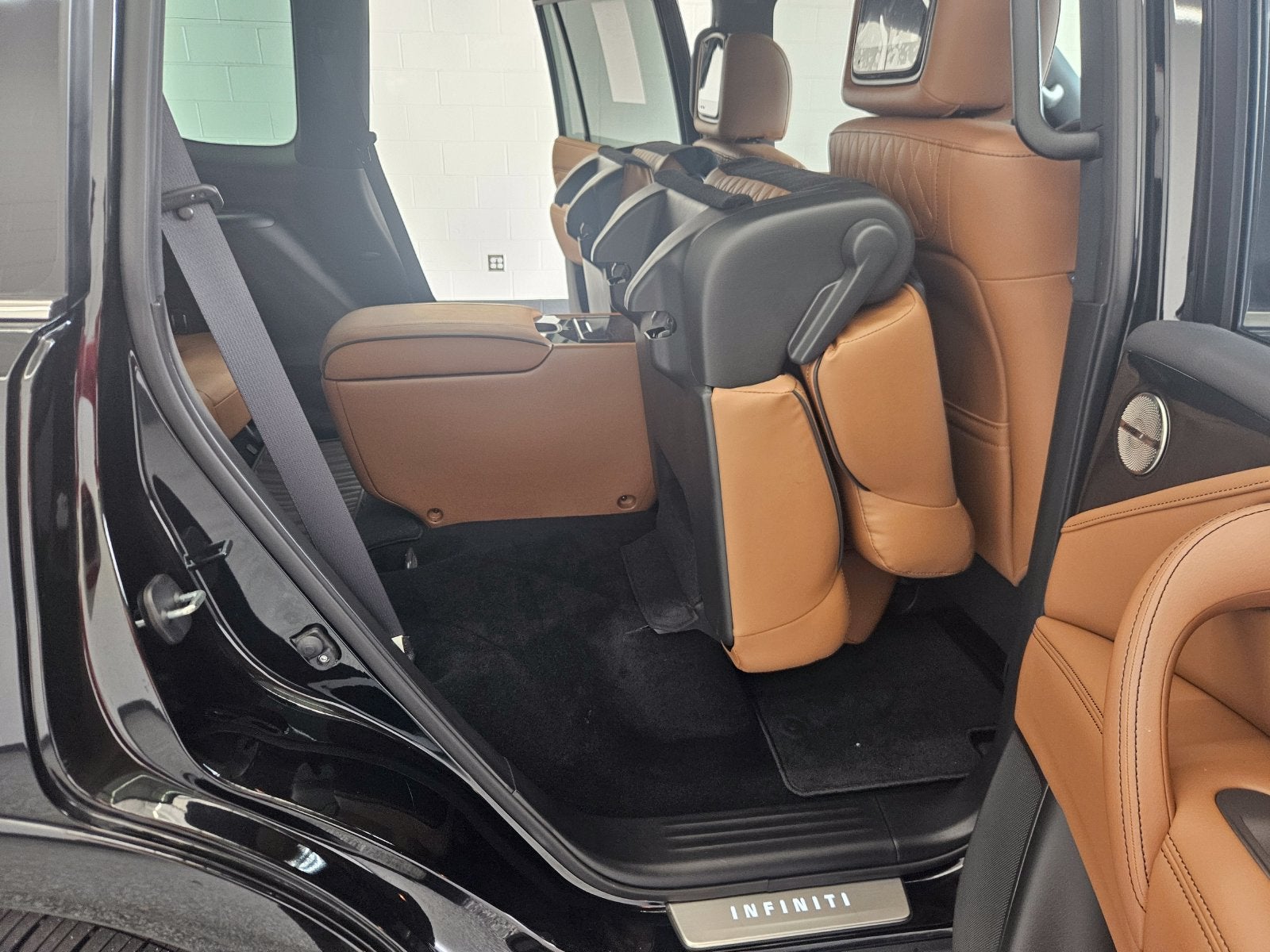 2023 INFINITI QX80 Sensory