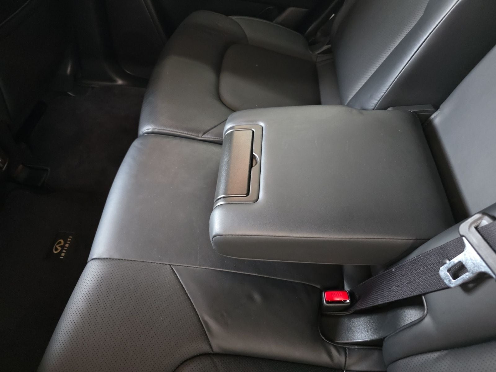 2018 INFINITI QX80 Base