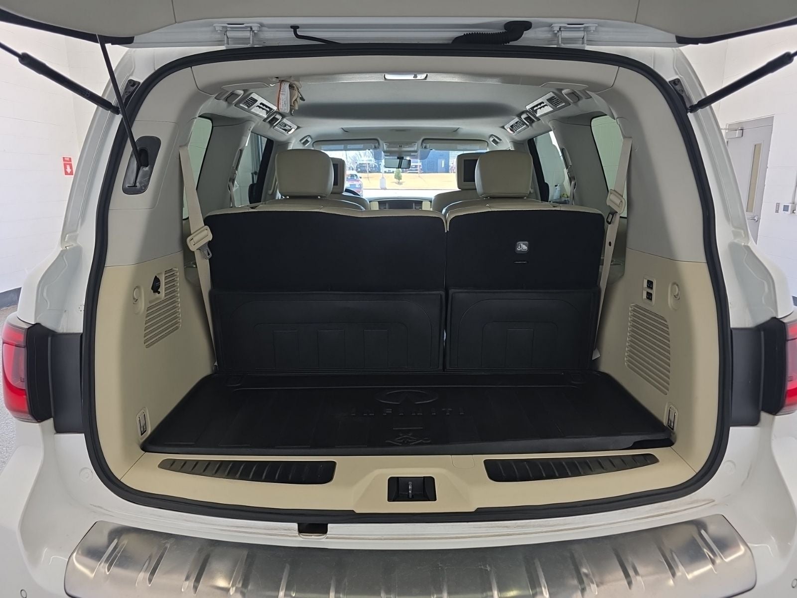 2019 INFINITI QX80 LUXE