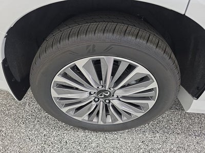 2026 INFINITI QX80 LUXE