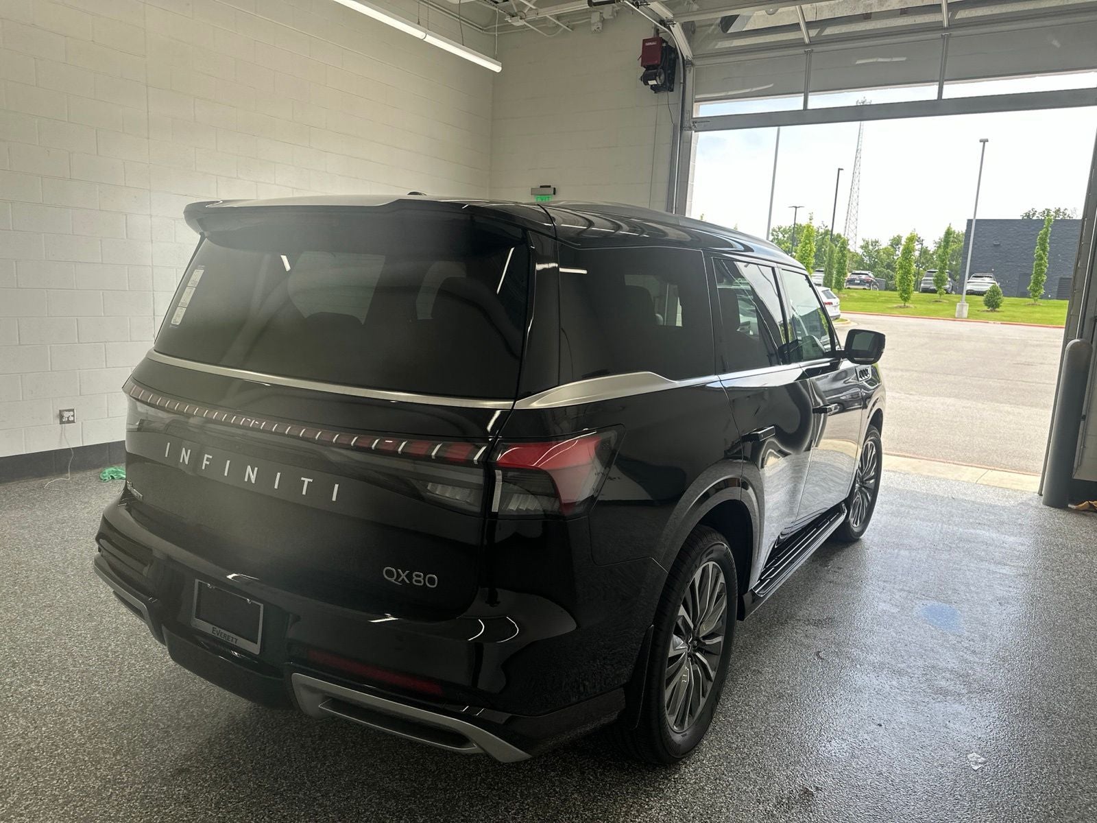 2026 INFINITI QX80 LUXE