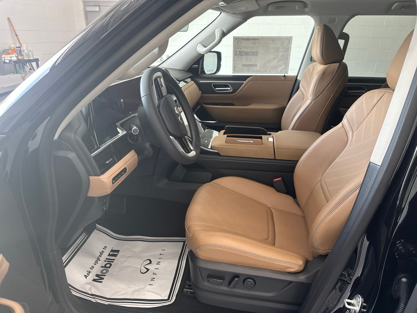 2026 INFINITI QX80 LUXE
