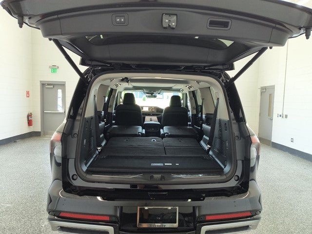 2027 INFINITI QX80 LUXE