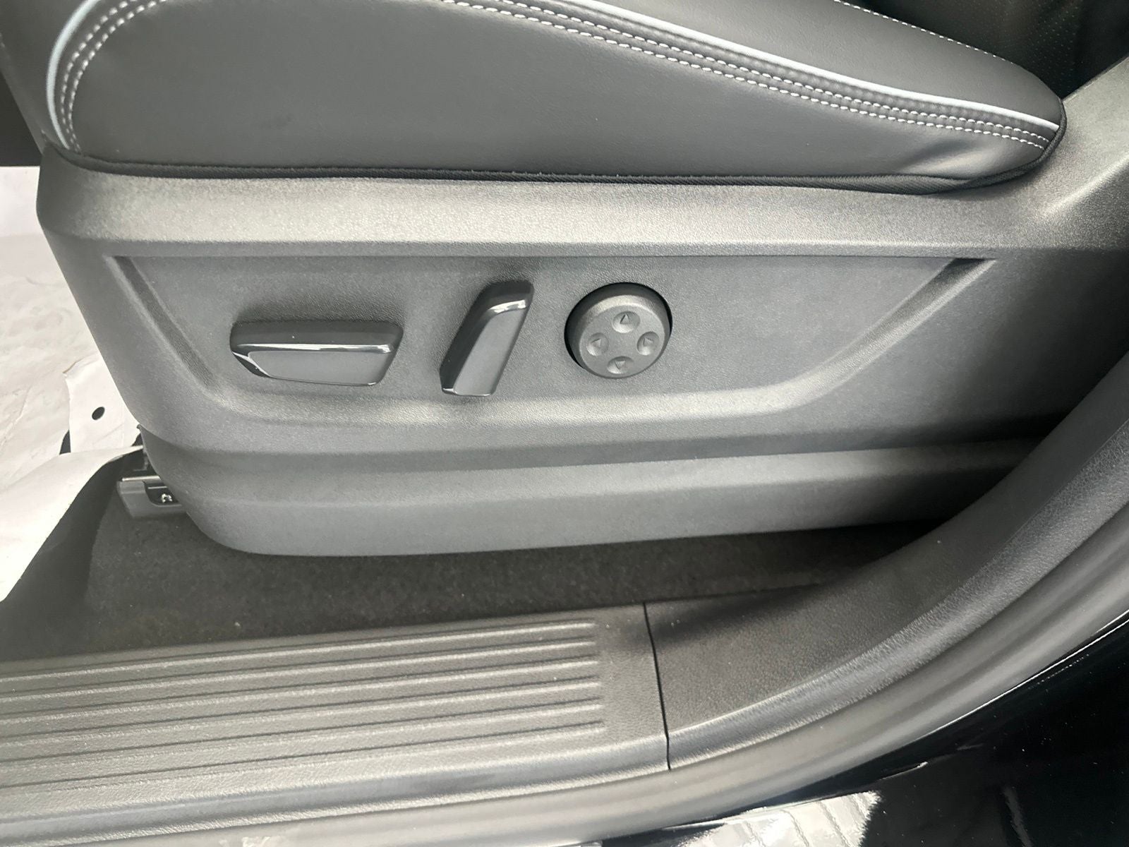 2027 INFINITI QX80 LUXE