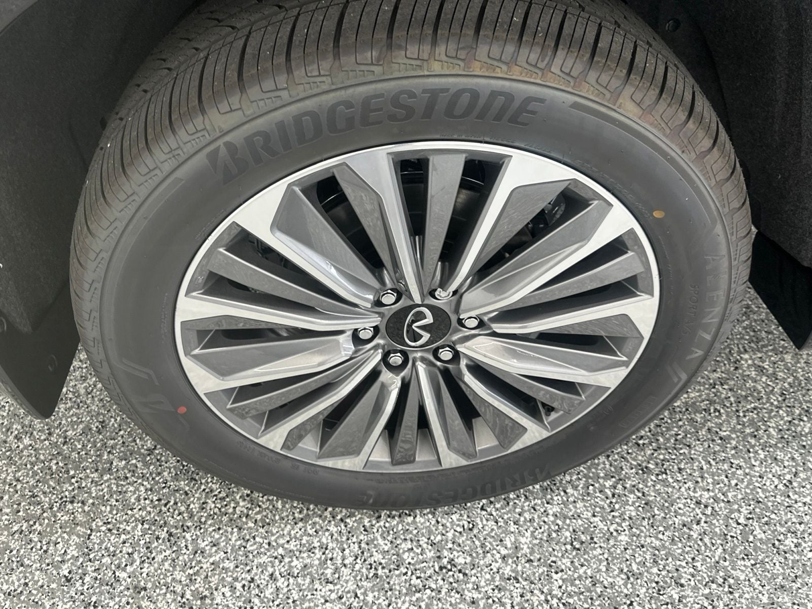 2027 INFINITI QX80 LUXE