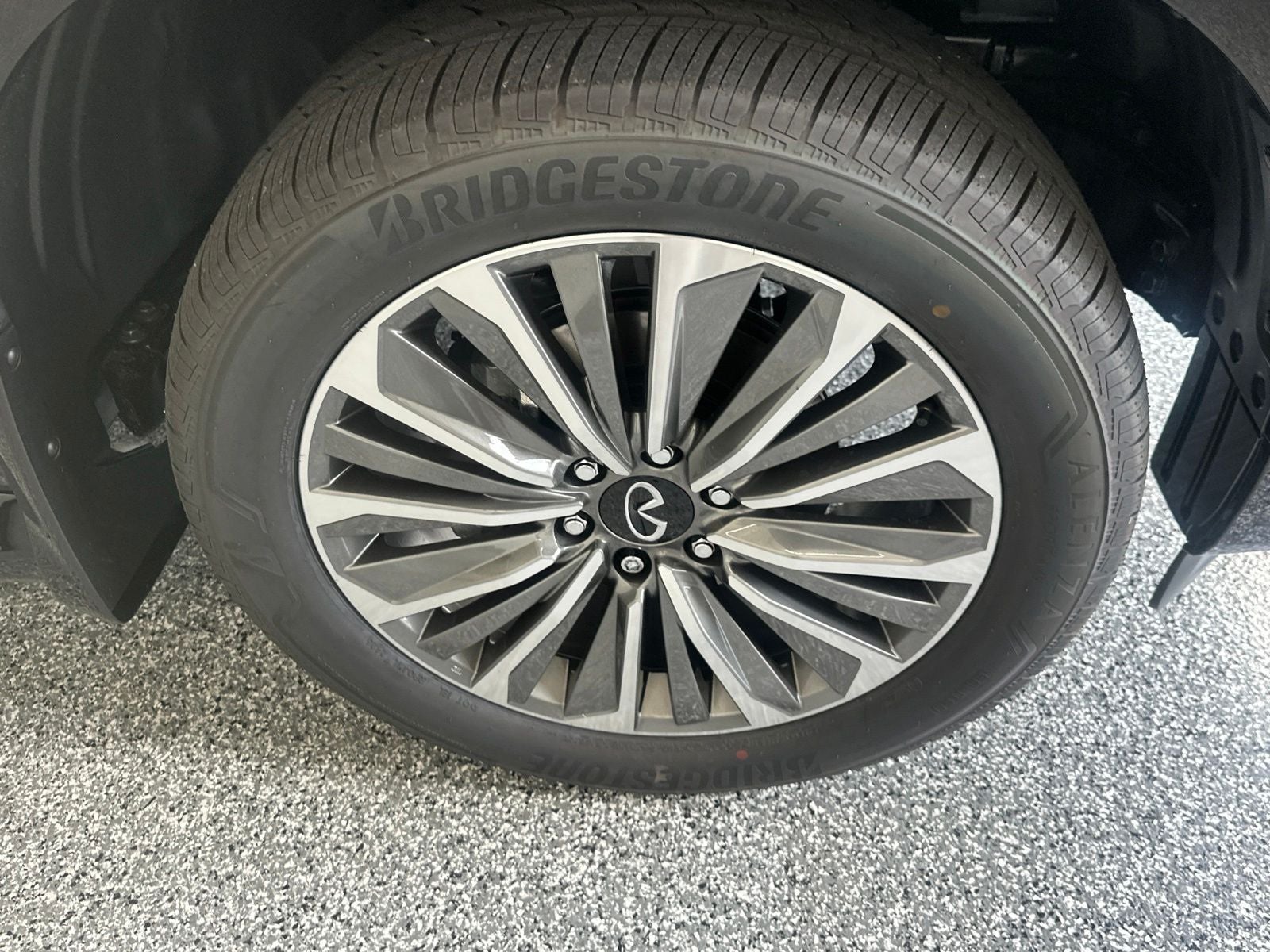 2027 INFINITI QX80 LUXE