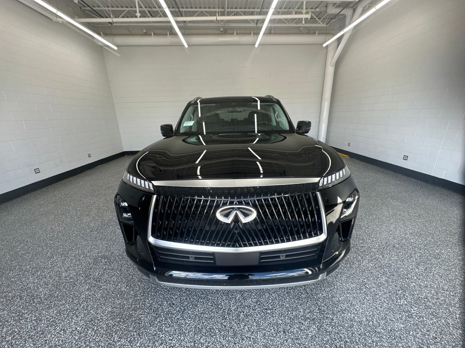 2027 INFINITI QX80 LUXE