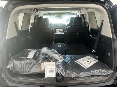 2027 INFINITI QX80 LUXE