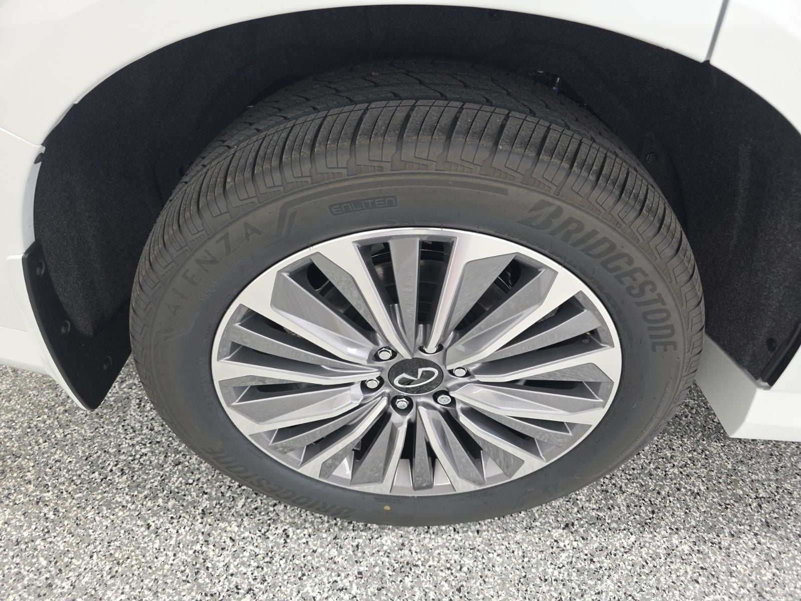 2026 INFINITI QX80 LUXE