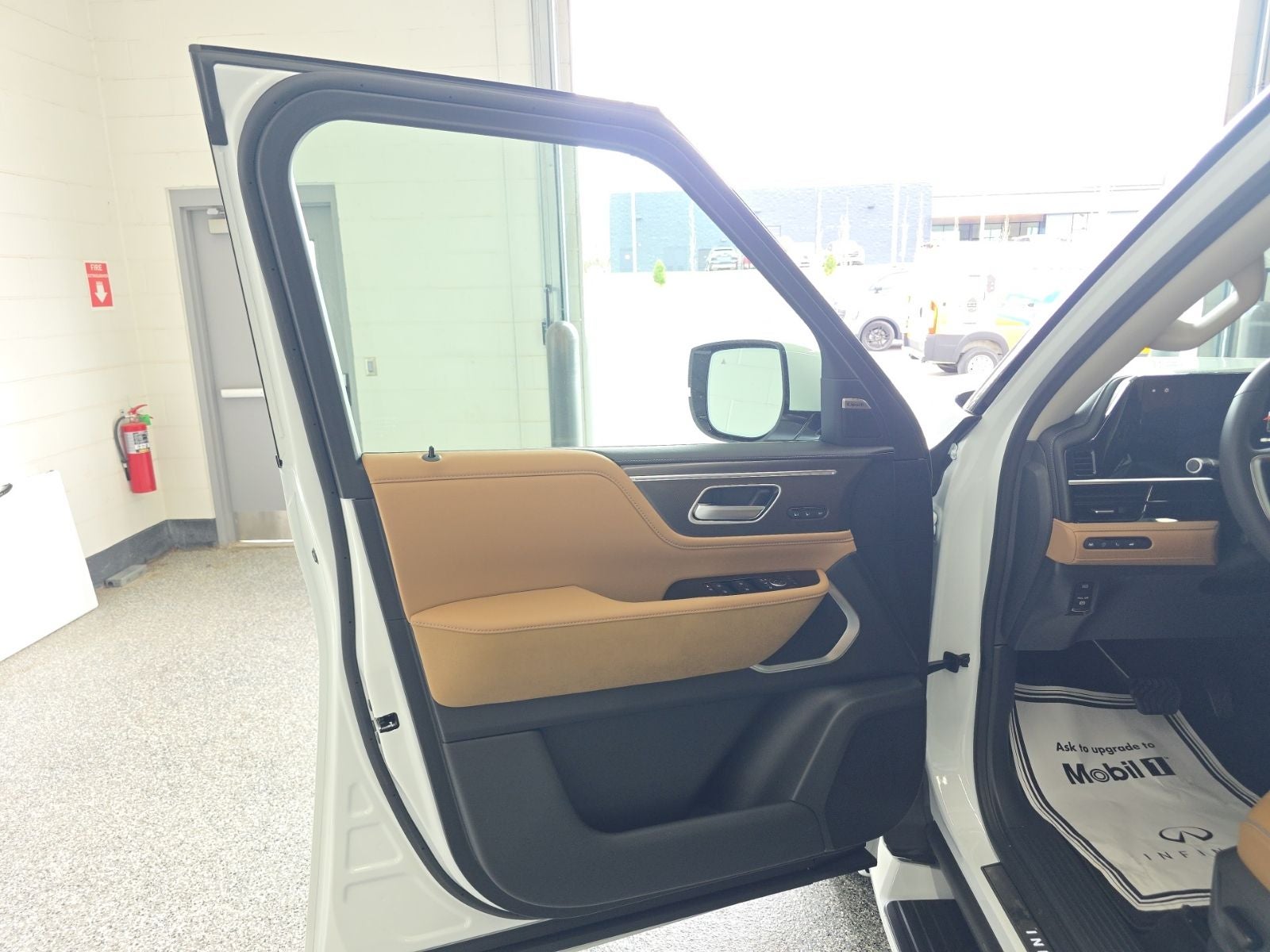 2026 INFINITI QX80 LUXE