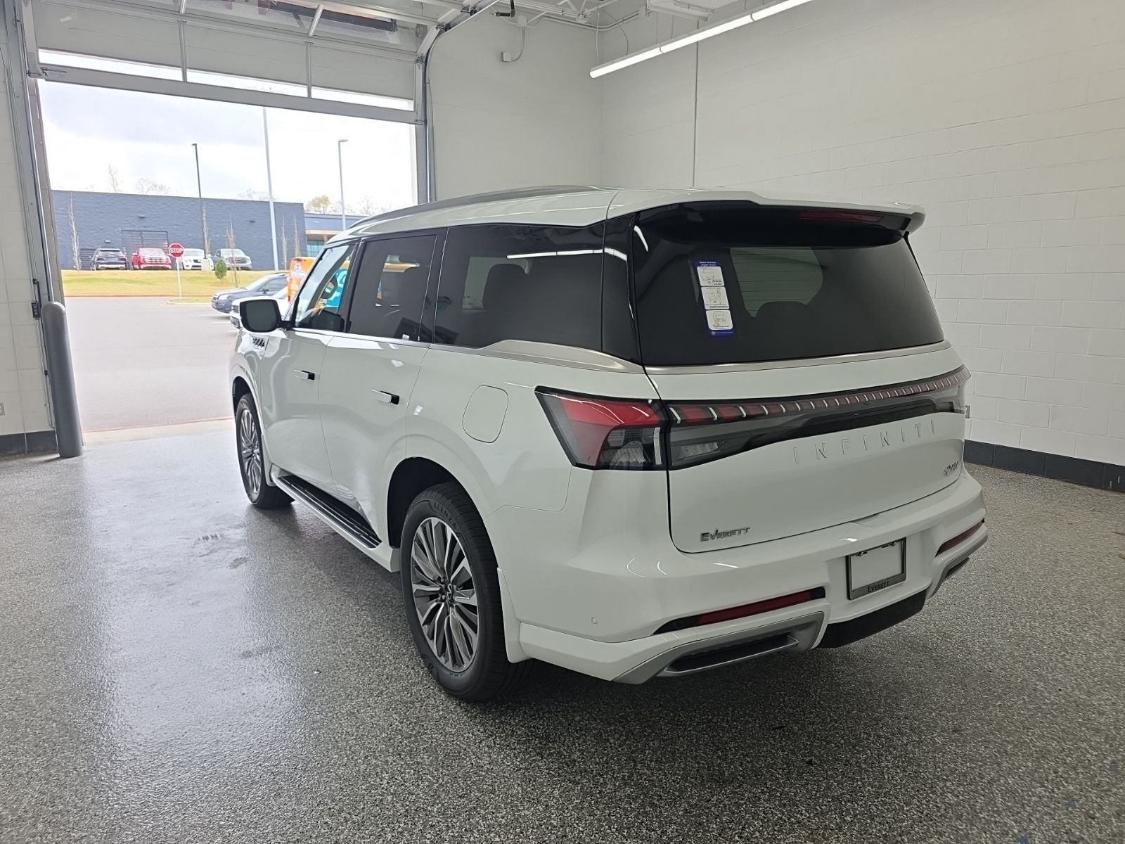 2026 INFINITI QX80 LUXE