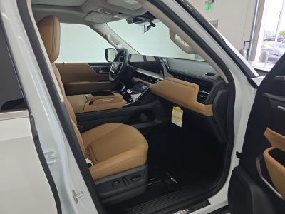 2026 INFINITI QX80 LUXE