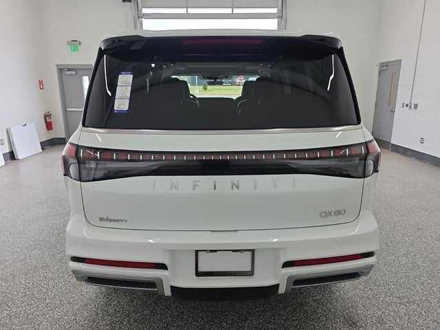 2026 INFINITI QX80 LUXE