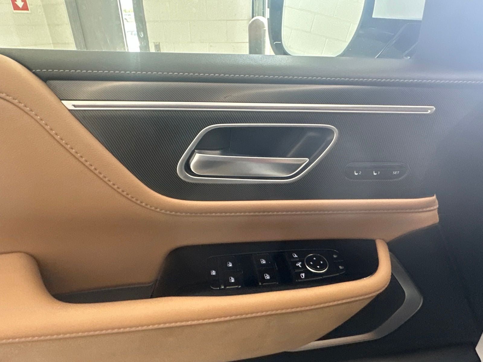 2027 INFINITI QX80 LUXE