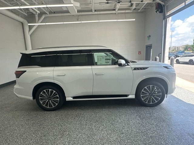2027 INFINITI QX80 LUXE