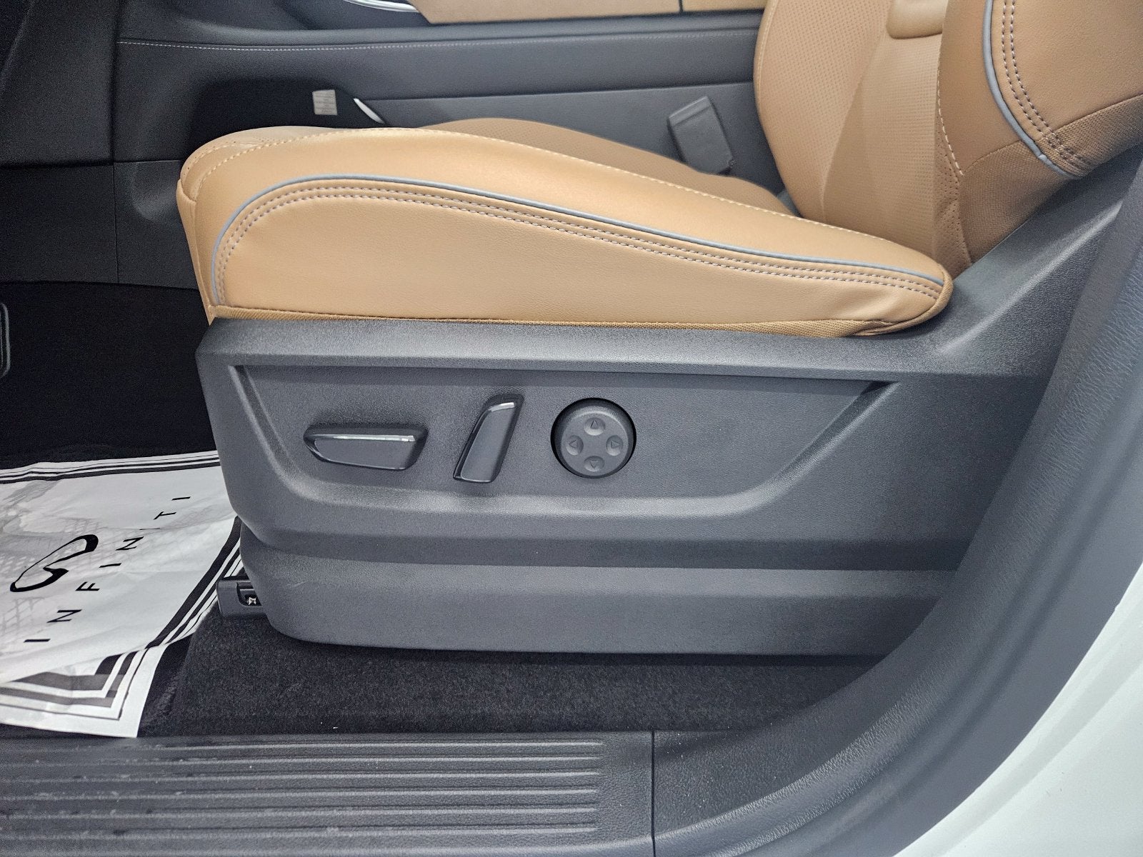 2027 INFINITI QX80 LUXE