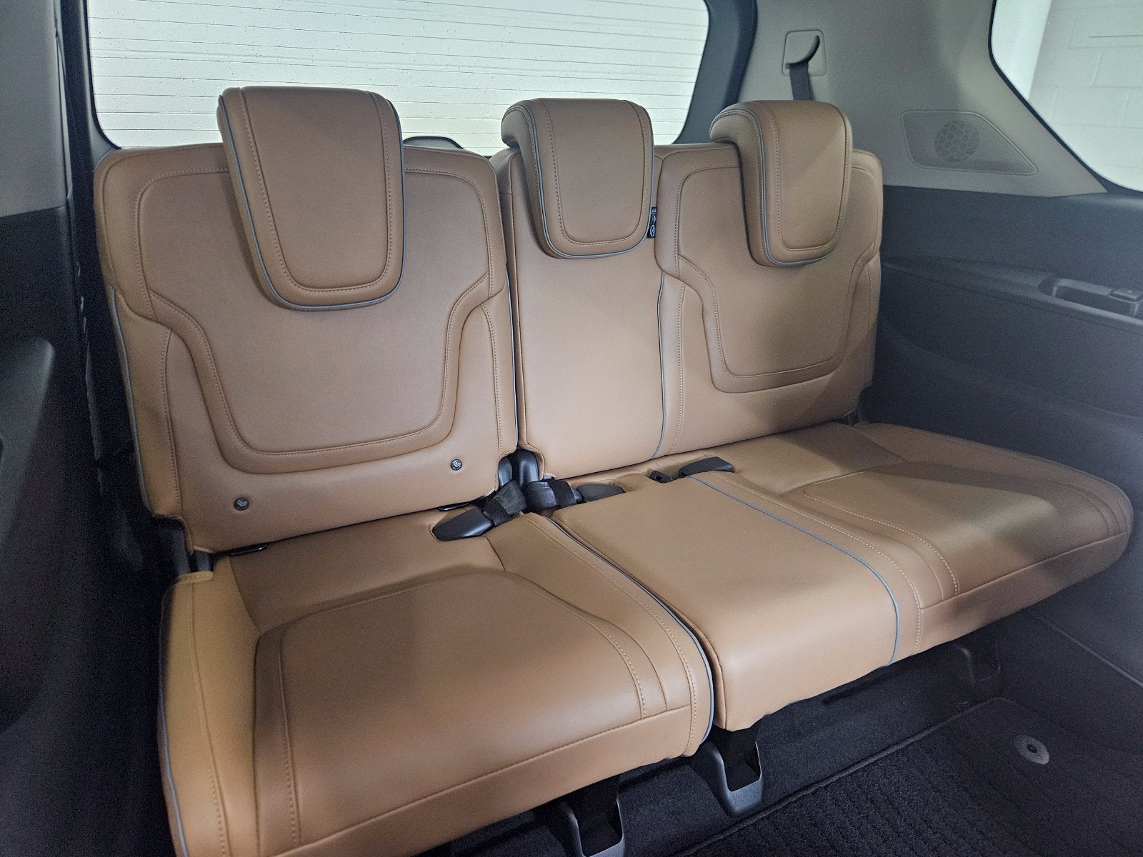 2027 INFINITI QX80 LUXE