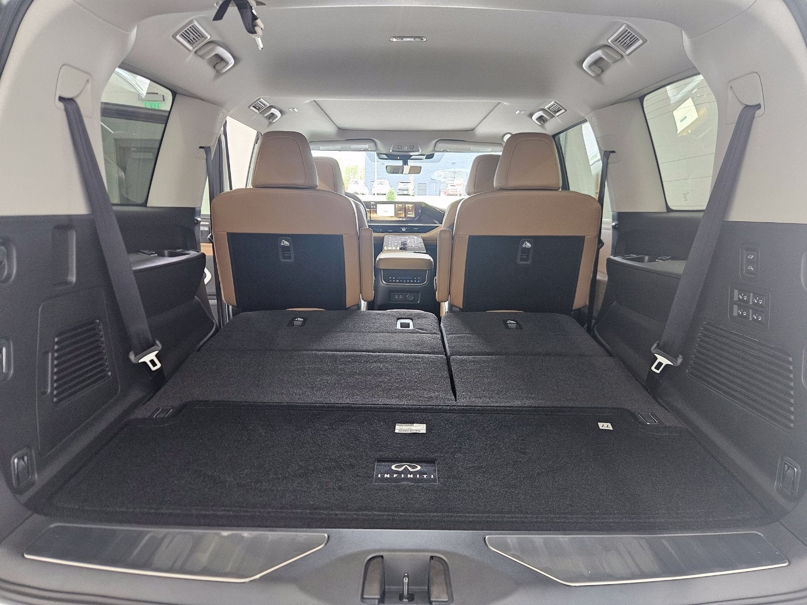 2027 INFINITI QX80 LUXE