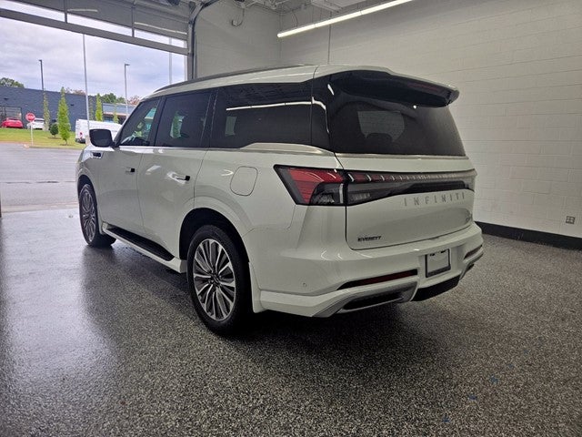 2027 INFINITI QX80 LUXE