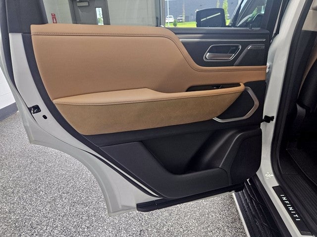 2027 INFINITI QX80 LUXE