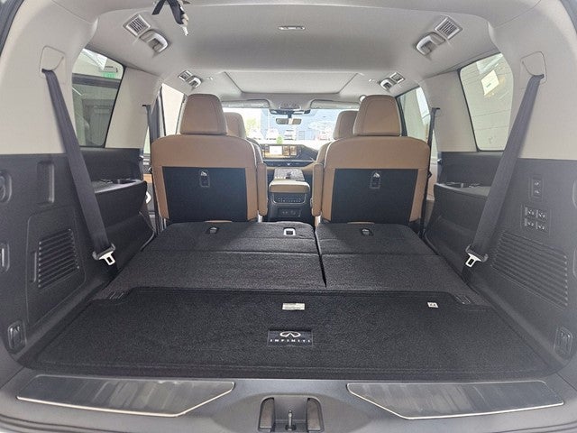 2027 INFINITI QX80 LUXE