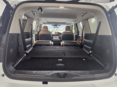 2027 INFINITI QX80 LUXE