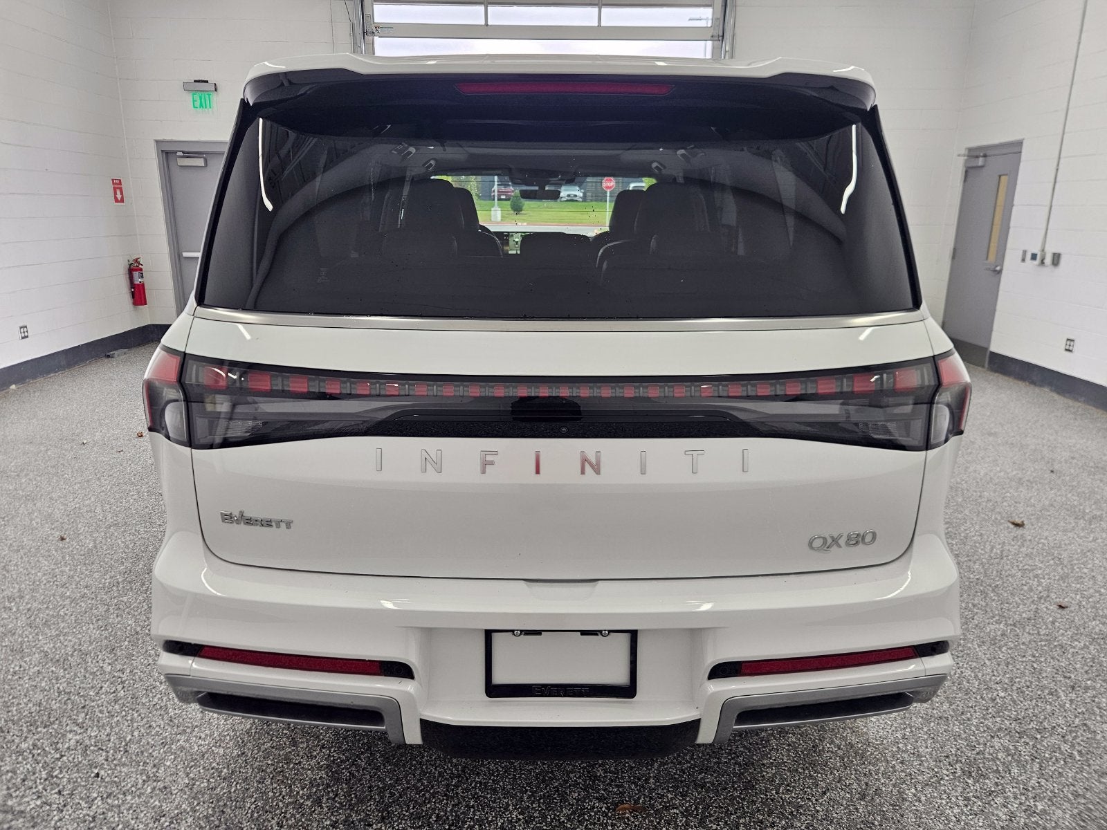 2027 INFINITI QX80 LUXE