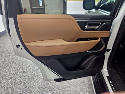 2027 INFINITI QX80 LUXE