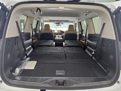 2027 INFINITI QX80 LUXE