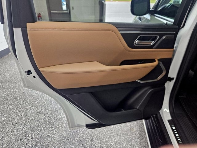 2027 INFINITI QX80 LUXE