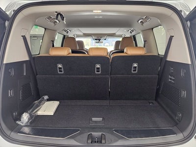 2027 INFINITI QX80 LUXE