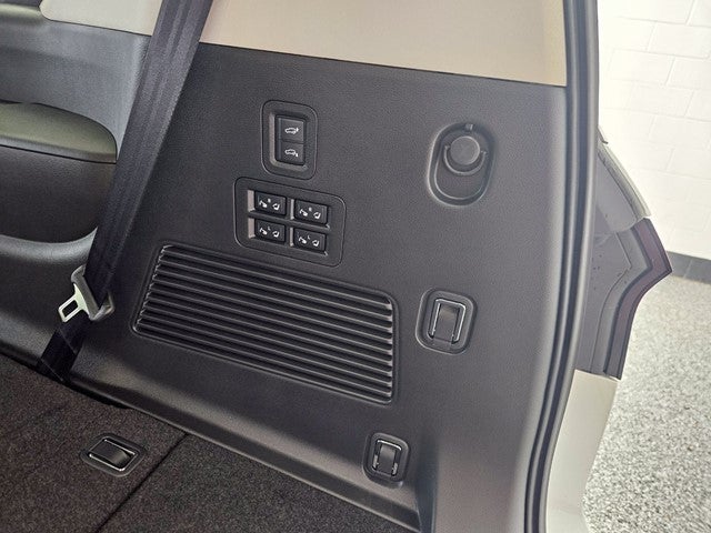 2027 INFINITI QX80 LUXE
