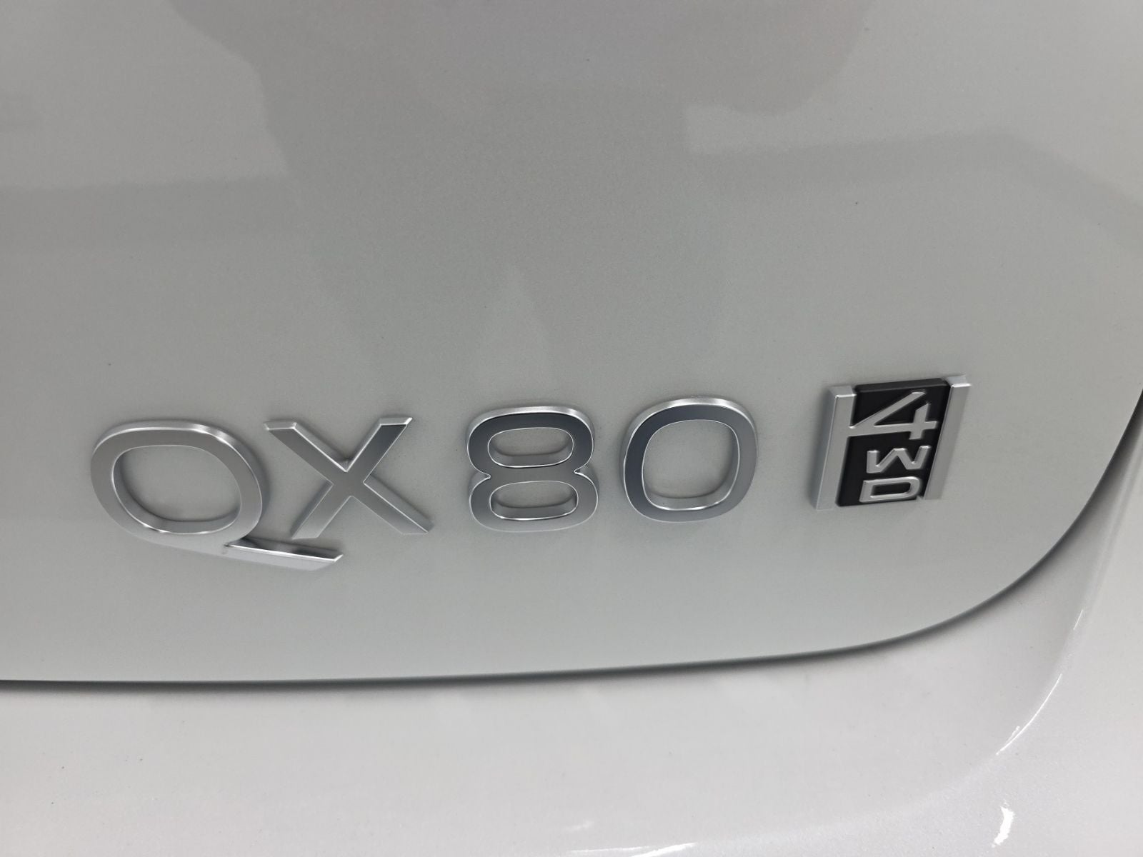 2026 INFINITI QX80 LUXE