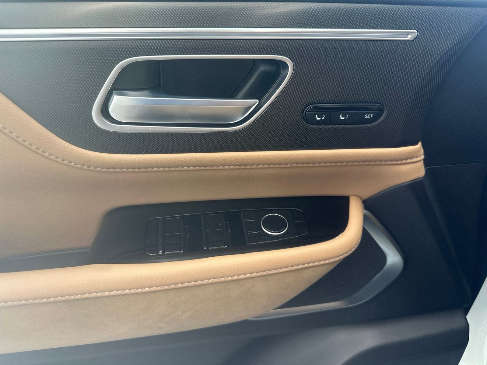2027 INFINITI QX80 LUXE