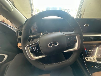 2027 INFINITI QX80 LUXE