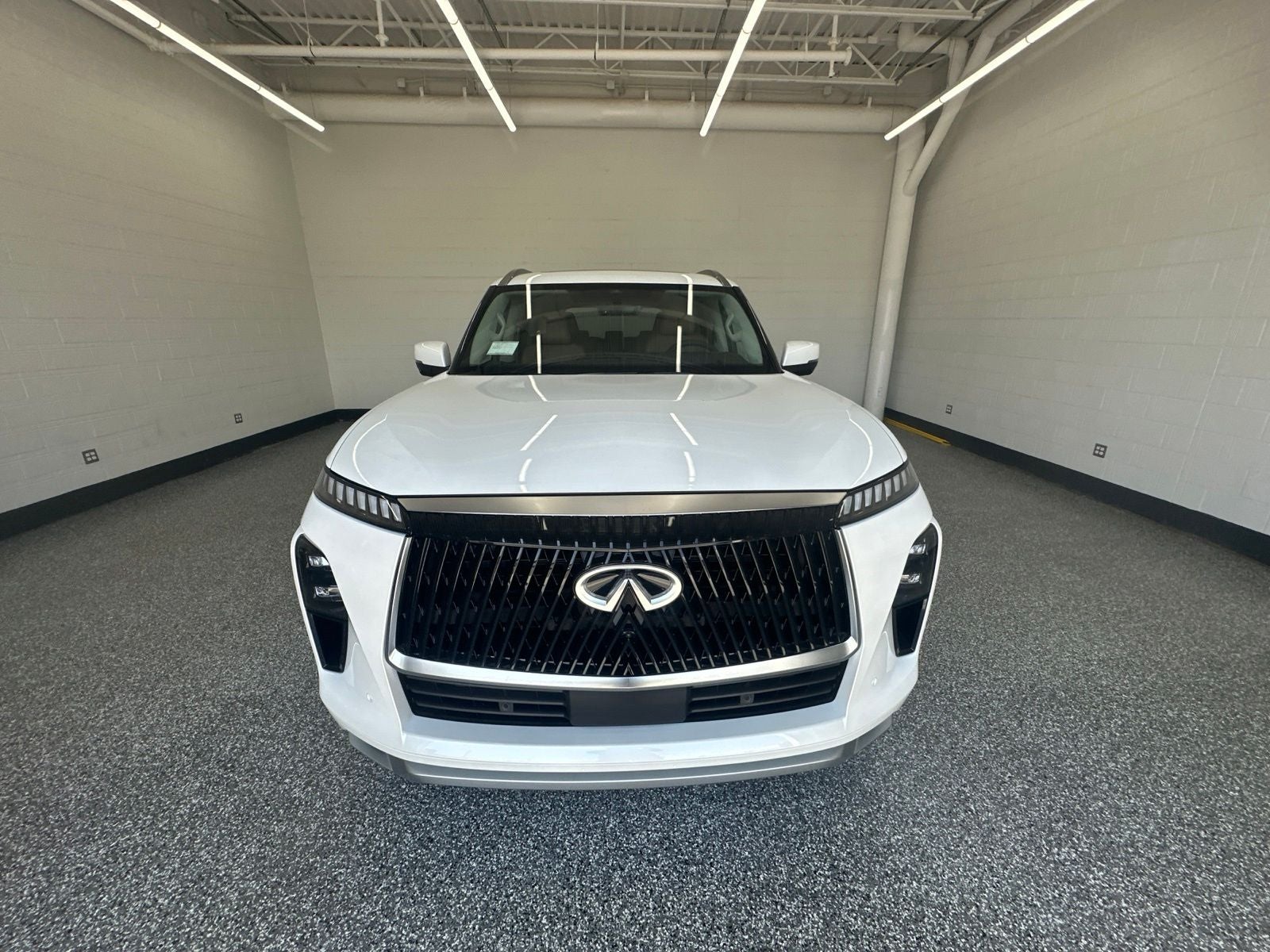 2027 INFINITI QX80 LUXE