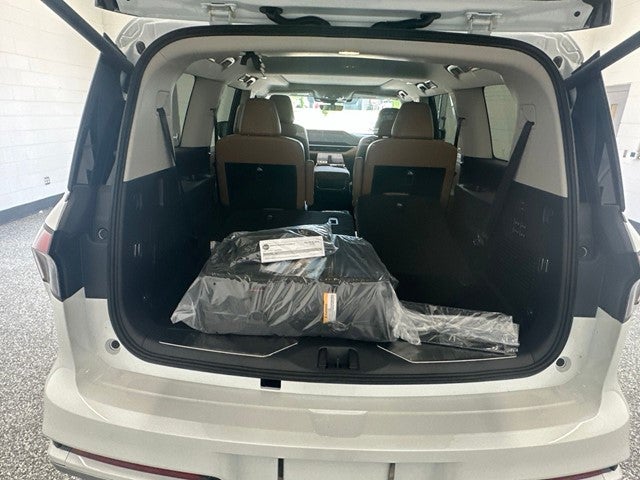 2027 INFINITI QX80 LUXE