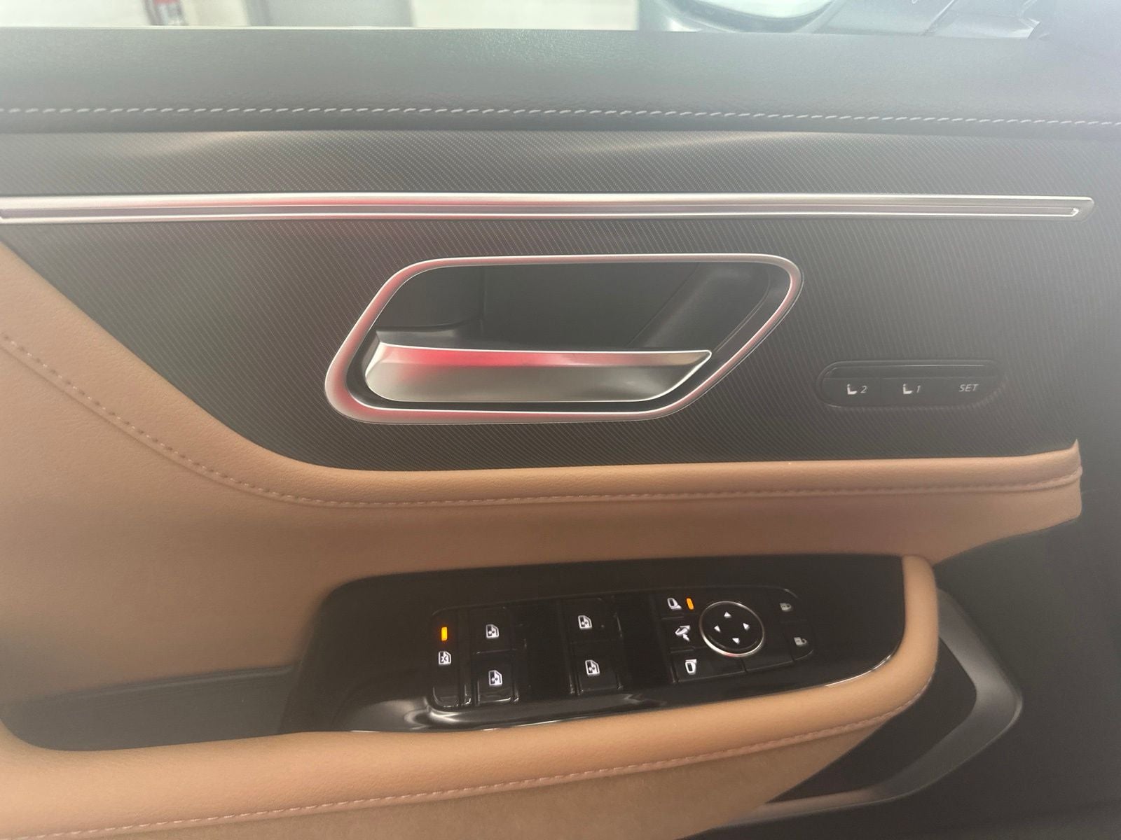 2027 INFINITI QX80 LUXE