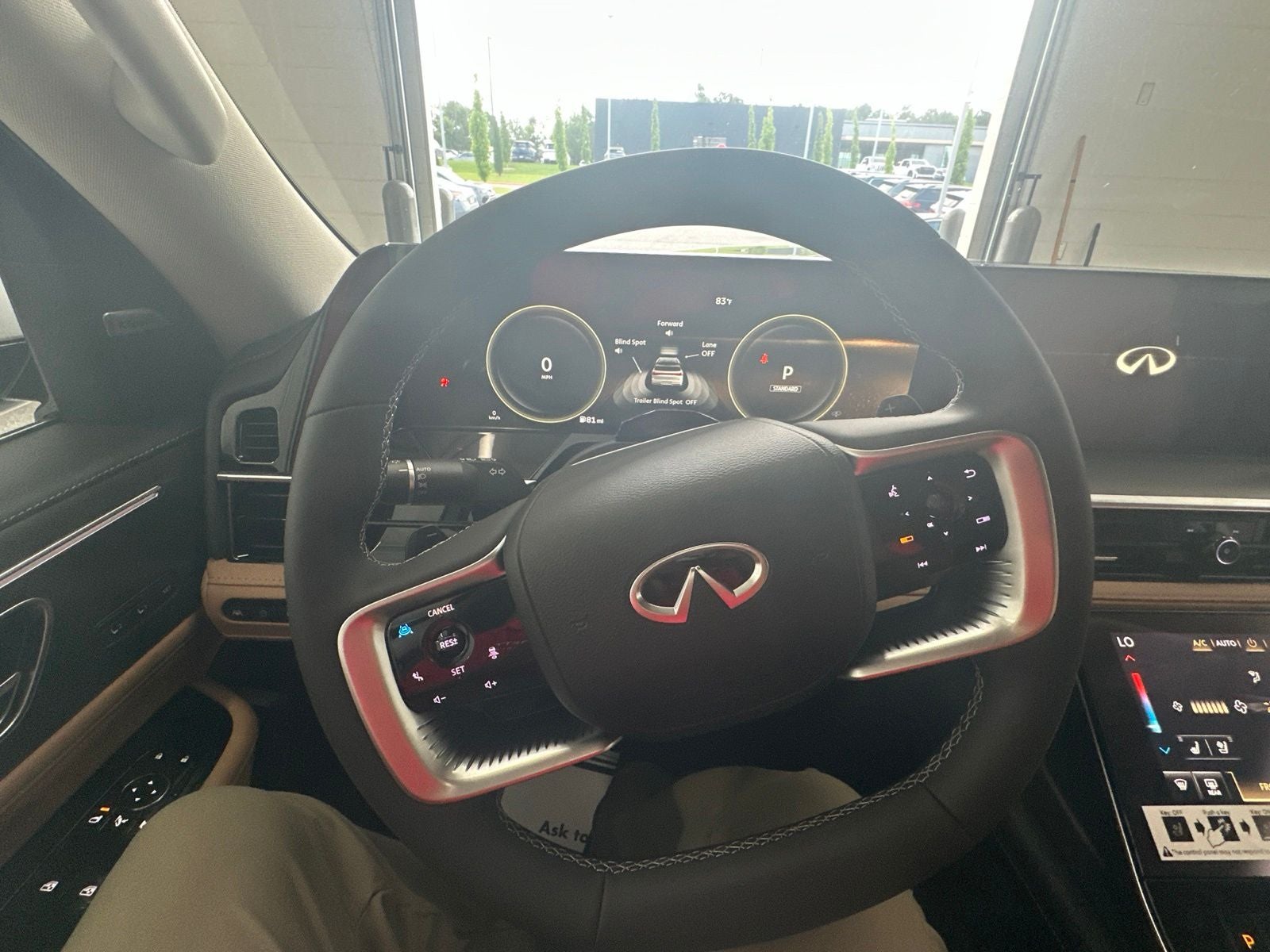 2027 INFINITI QX80 LUXE