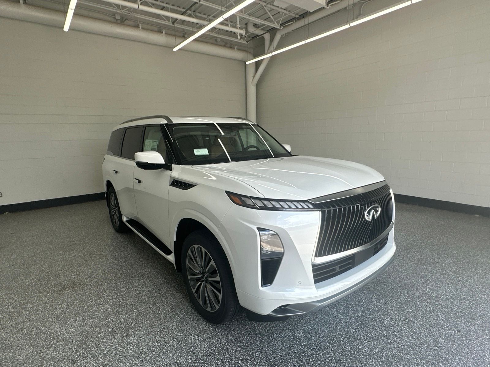 2027 INFINITI QX80 LUXE